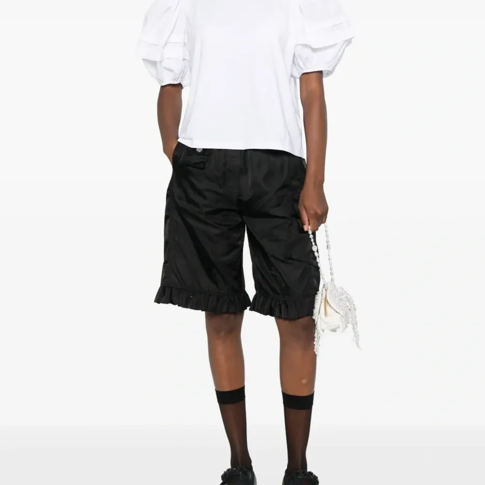 Топ с объемными рукавами