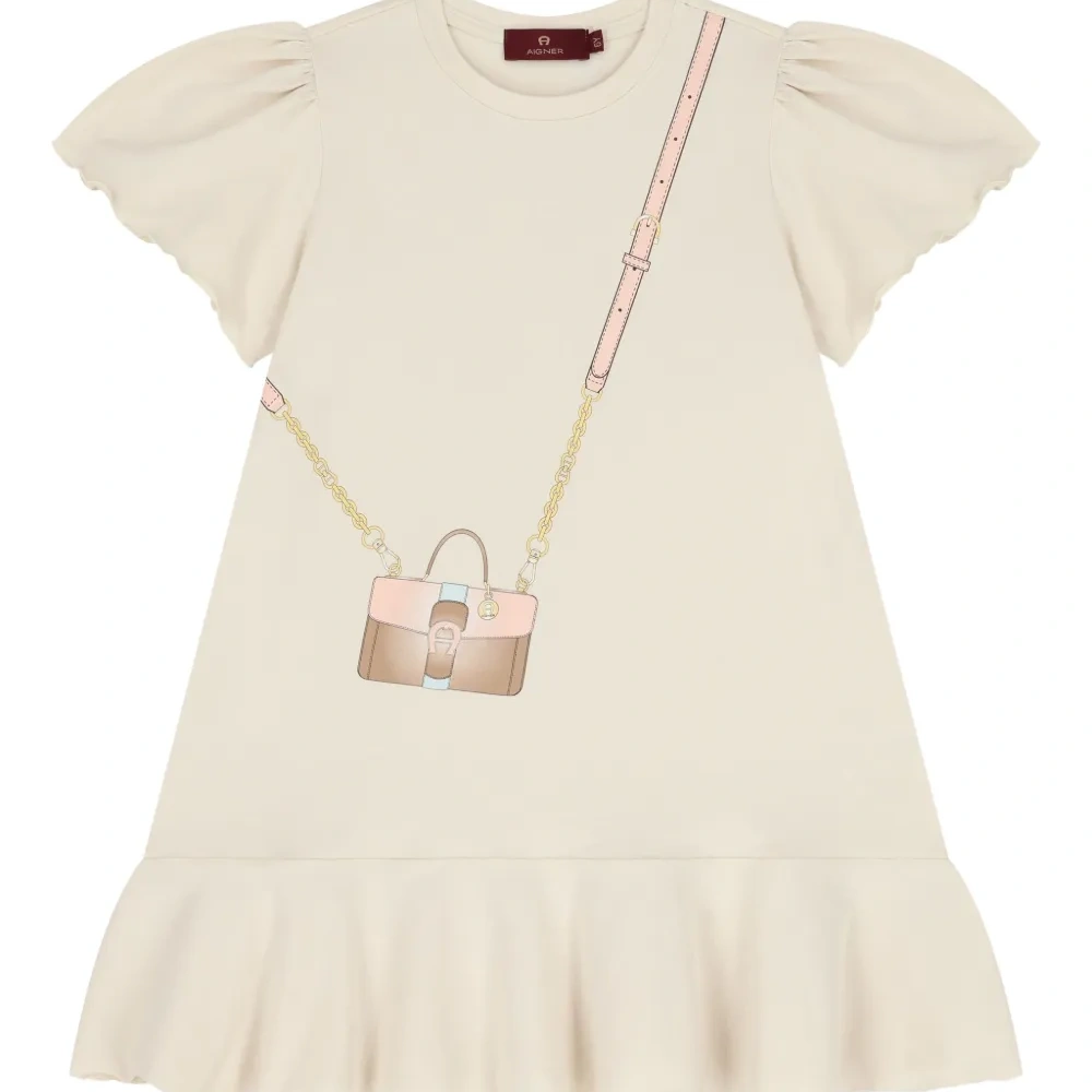 Платье с объемными рукавами и оборками