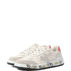 Кроссовки с панелями и нашивкой с логотипом