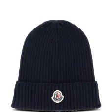 Шапка бини в рубчик с нашивкой-логотипом Шапка бини в рубчик с нашивкой-логотипом