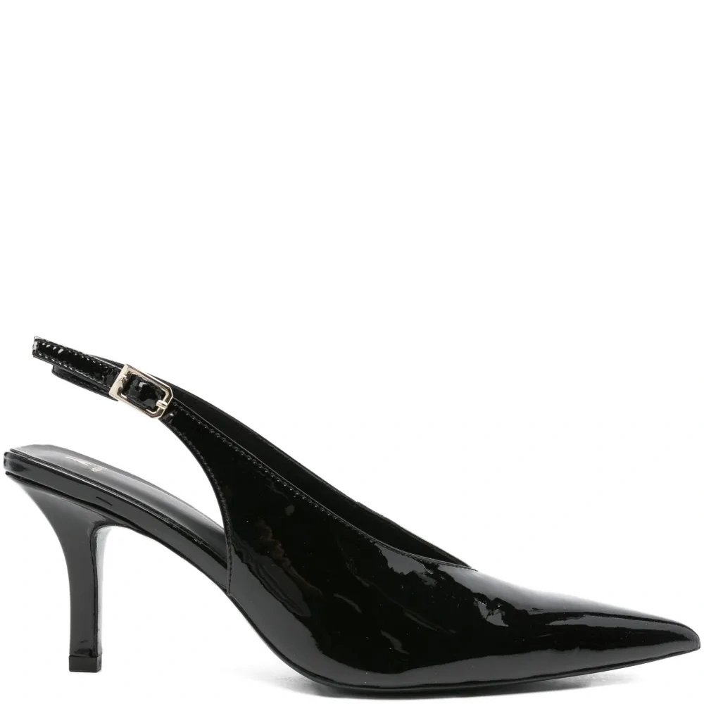 Туфли с заостренным носком