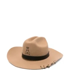 Шляпа с вышивкой