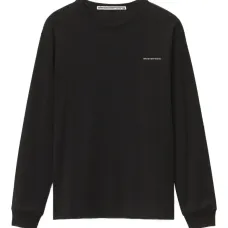 Футболка с вышитым логотипом