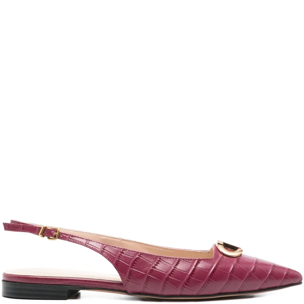 Туфли с ремешком на пятке и тиснением под крокодила