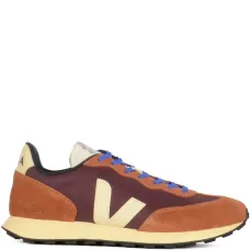 Кроссовки на шнуровке Кроссовки на шнуровке