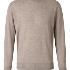 Свитер с круглым вырезом