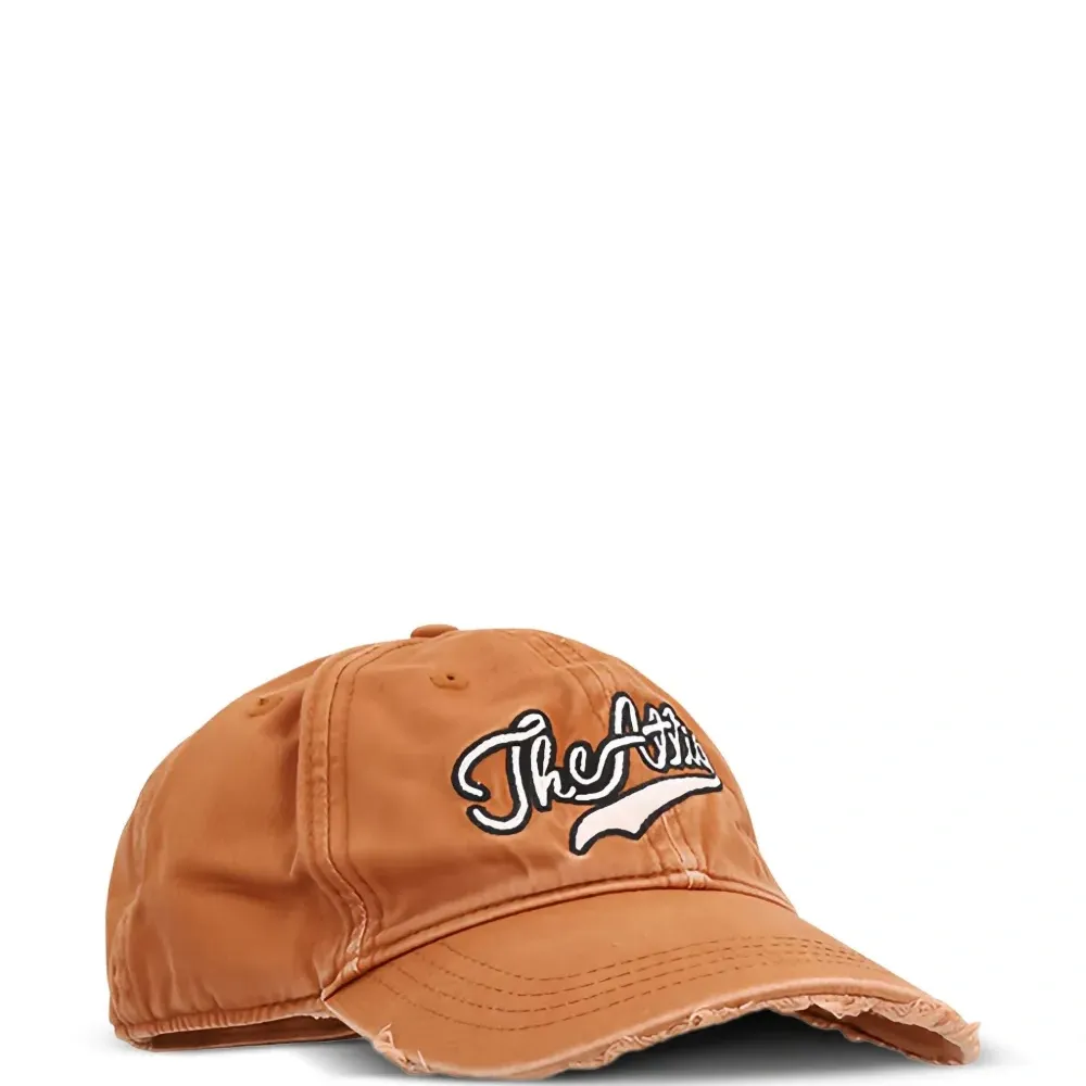 Бейсболка с вышитым логотипом