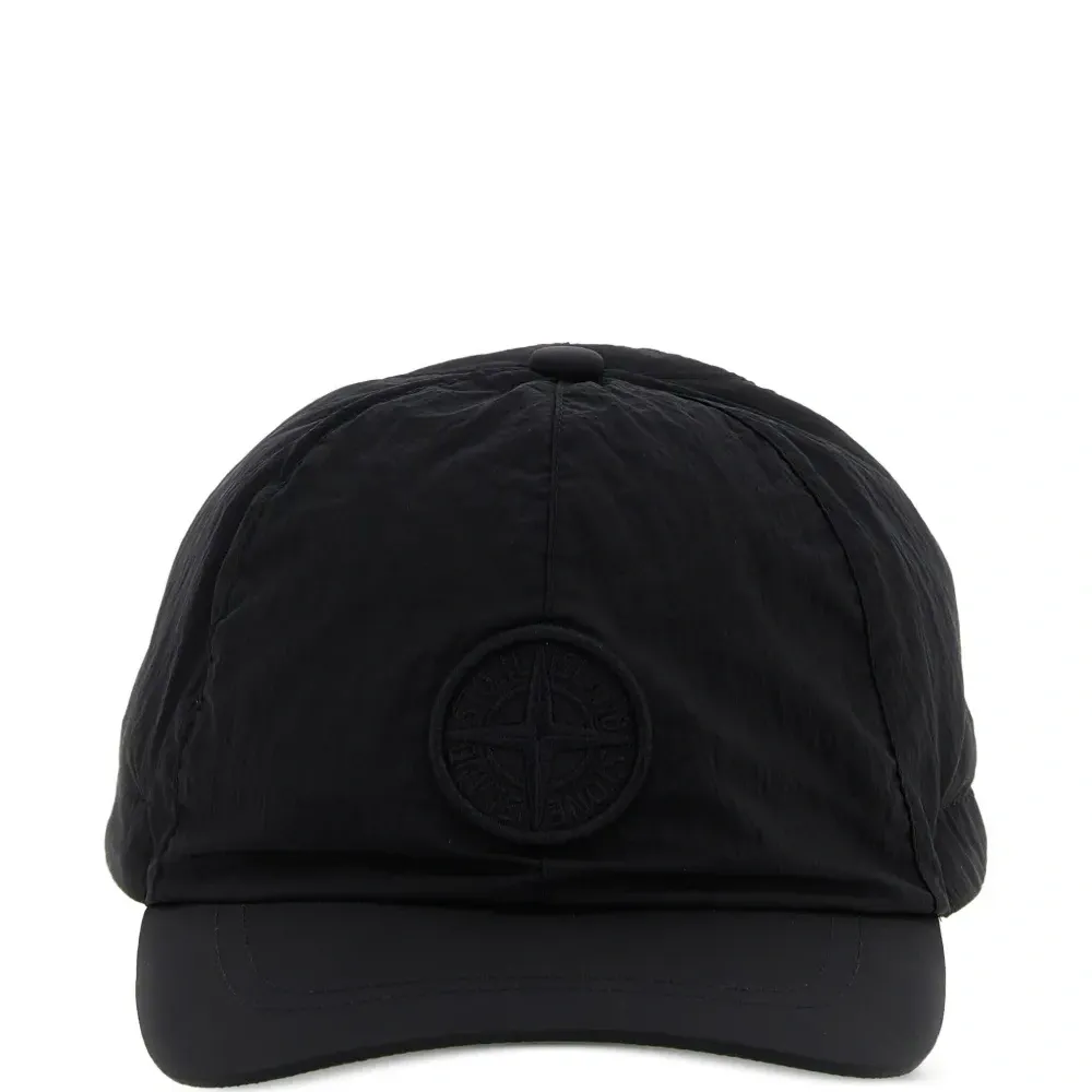 Бейсболка с нашивкой-логотипом