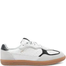 Кроссовки на шнуровке Кроссовки на шнуровке