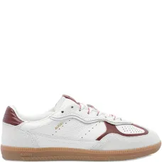 Кроссовки на шнуровке Кроссовки на шнуровке