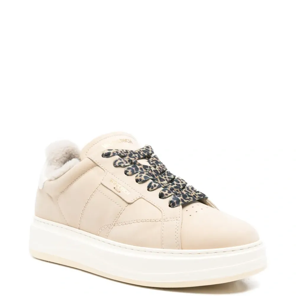 Кроссовки с подкладкой из овчины