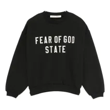 Свитшот с нашивкой-логотипом