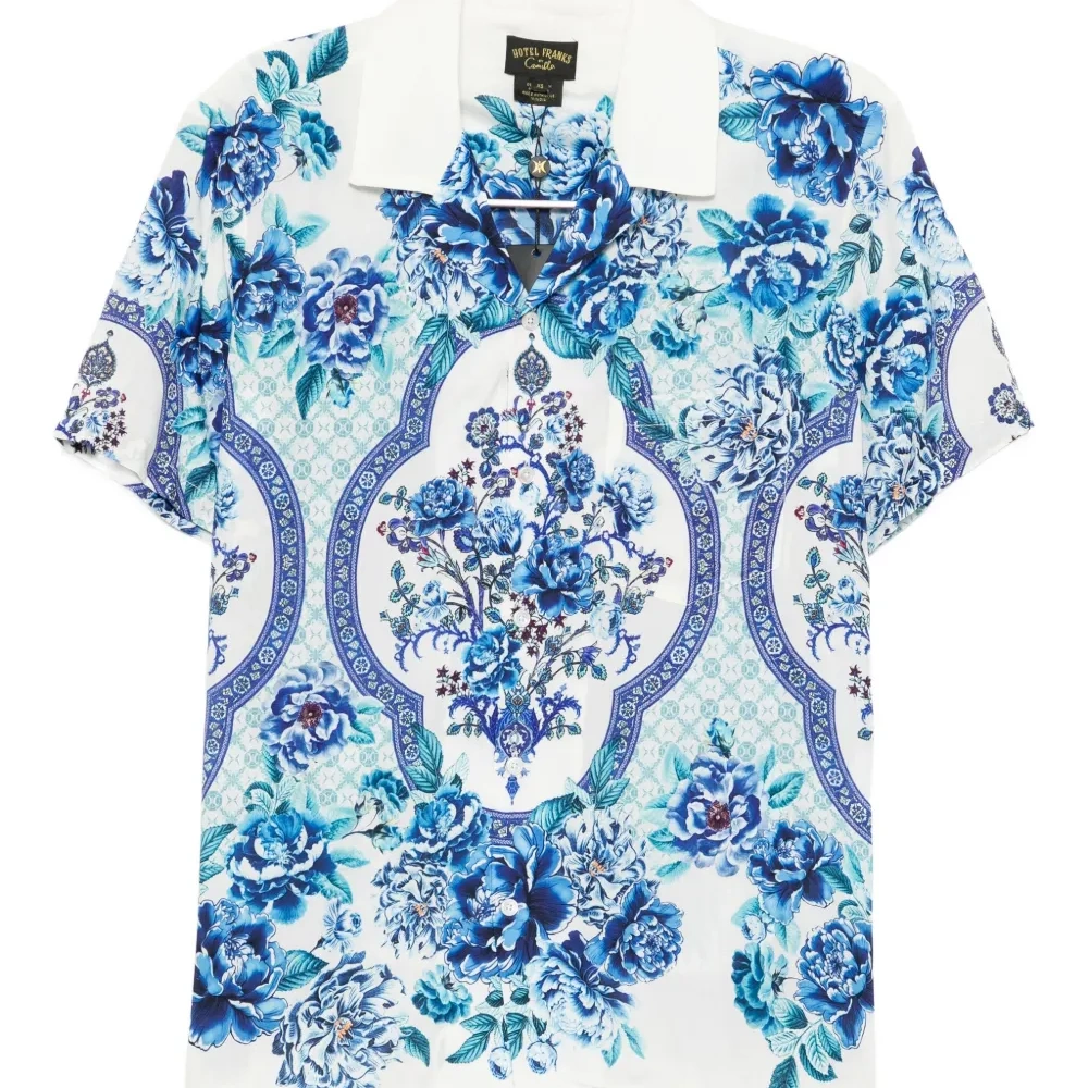 Рубашка с короткими рукавами и графическим принтом