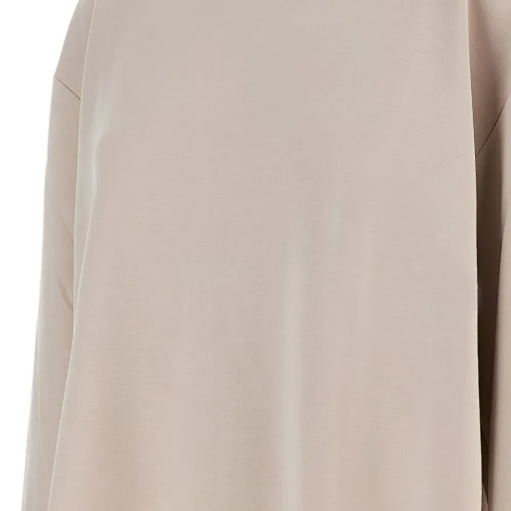 Свитер с круглым вырезом