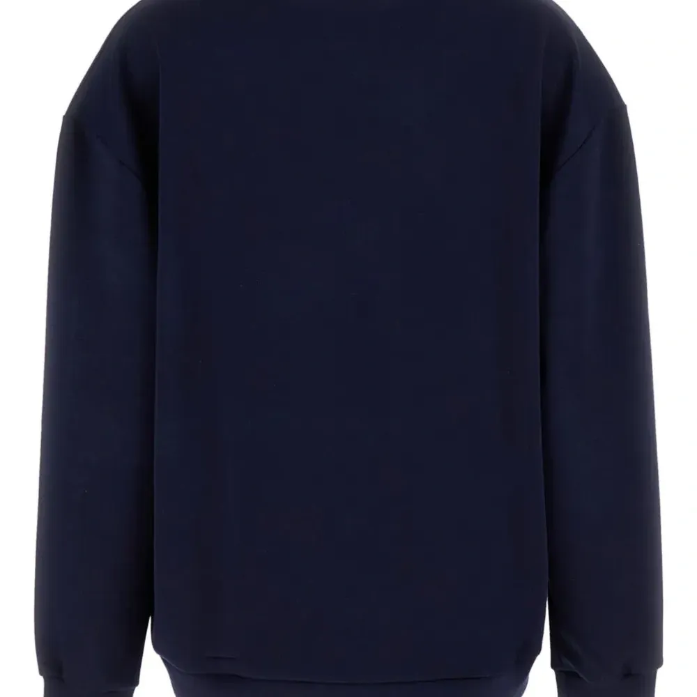 Свитер с круглым вырезом