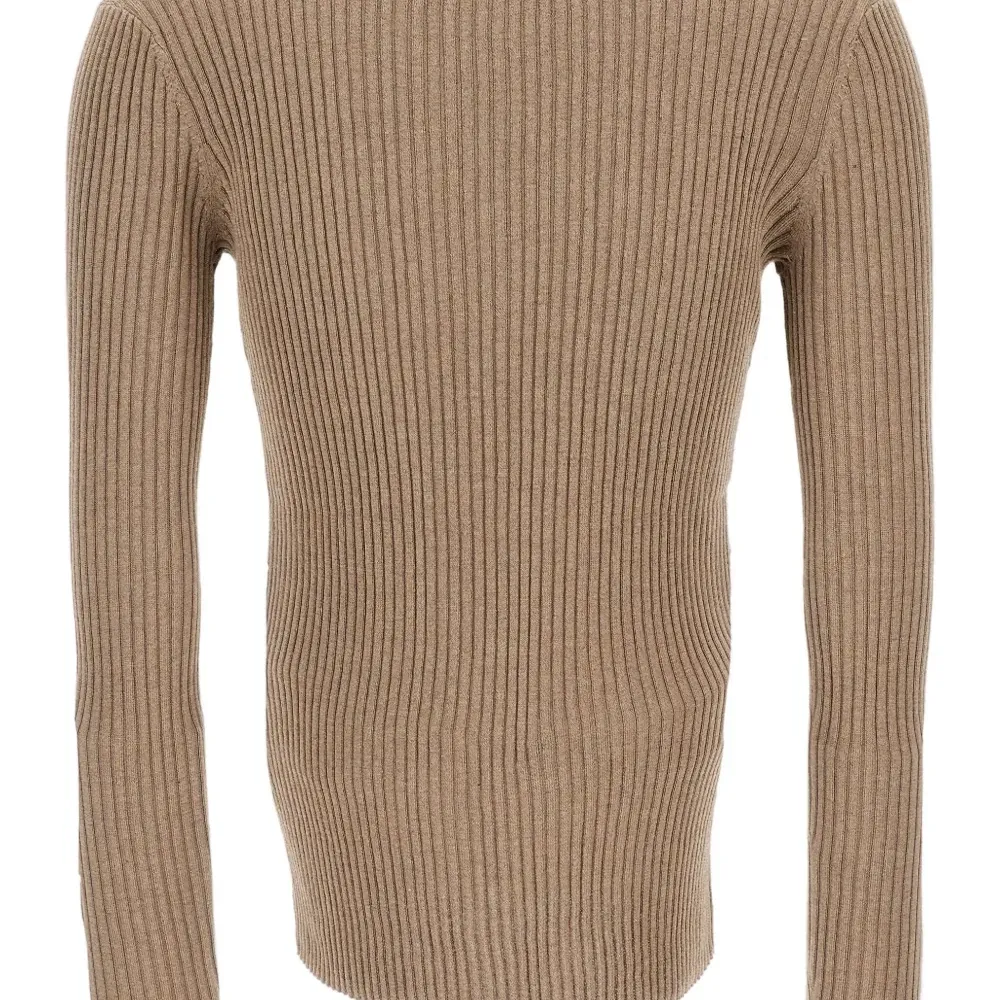 Джемпер в рубчик с V-образным вырезом Джемпер в рубчик с V-образным вырезом