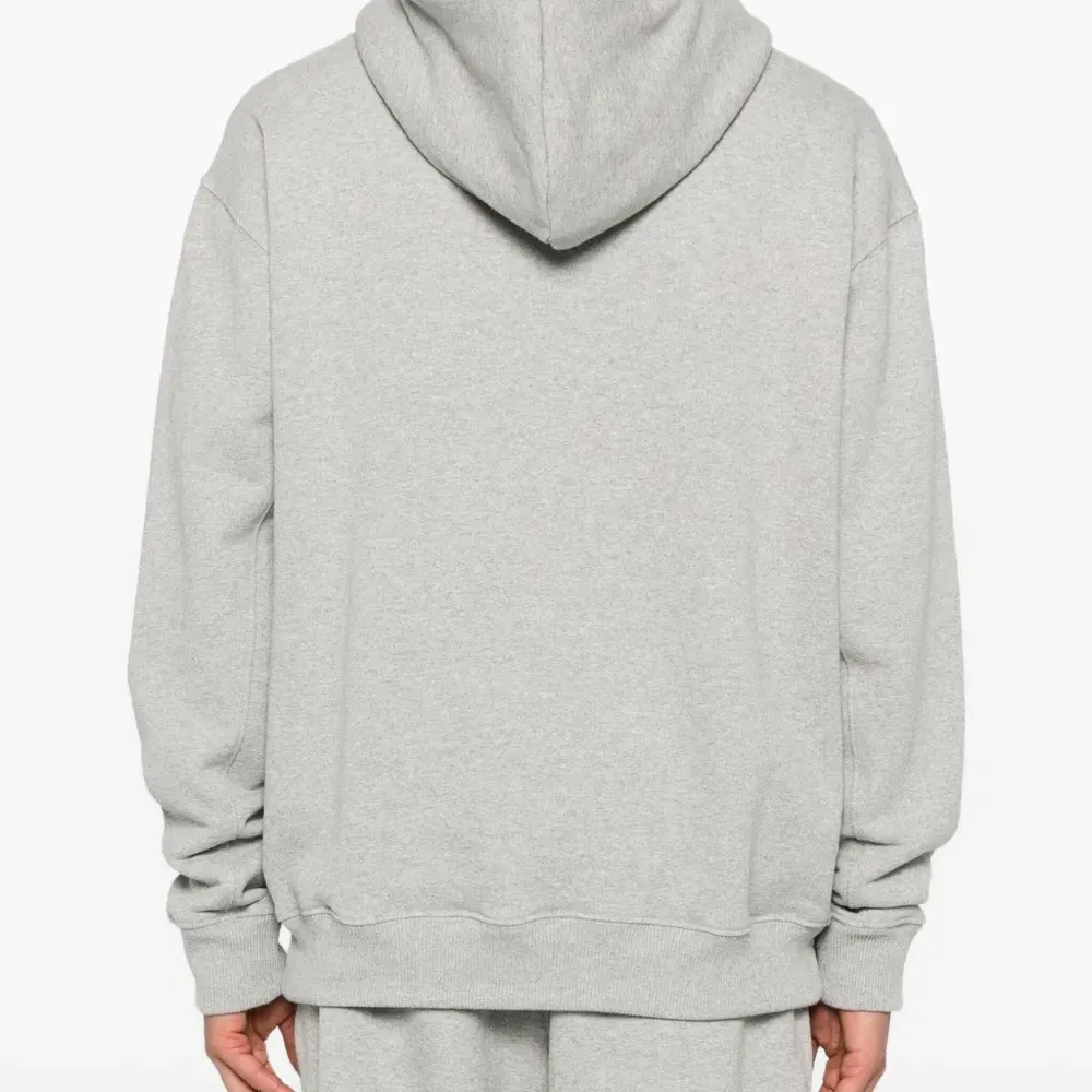 Худи с вышитым логотипом Худи с вышитым логотипом