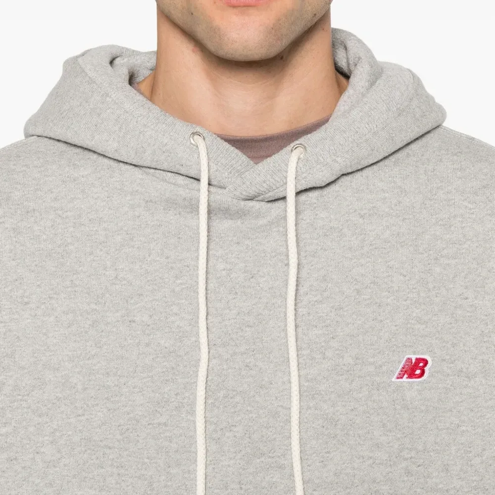 Худи с вышитым логотипом Худи с вышитым логотипом