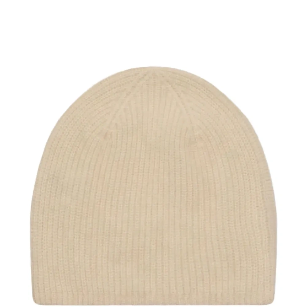 Шерстяная шапка в рубчик