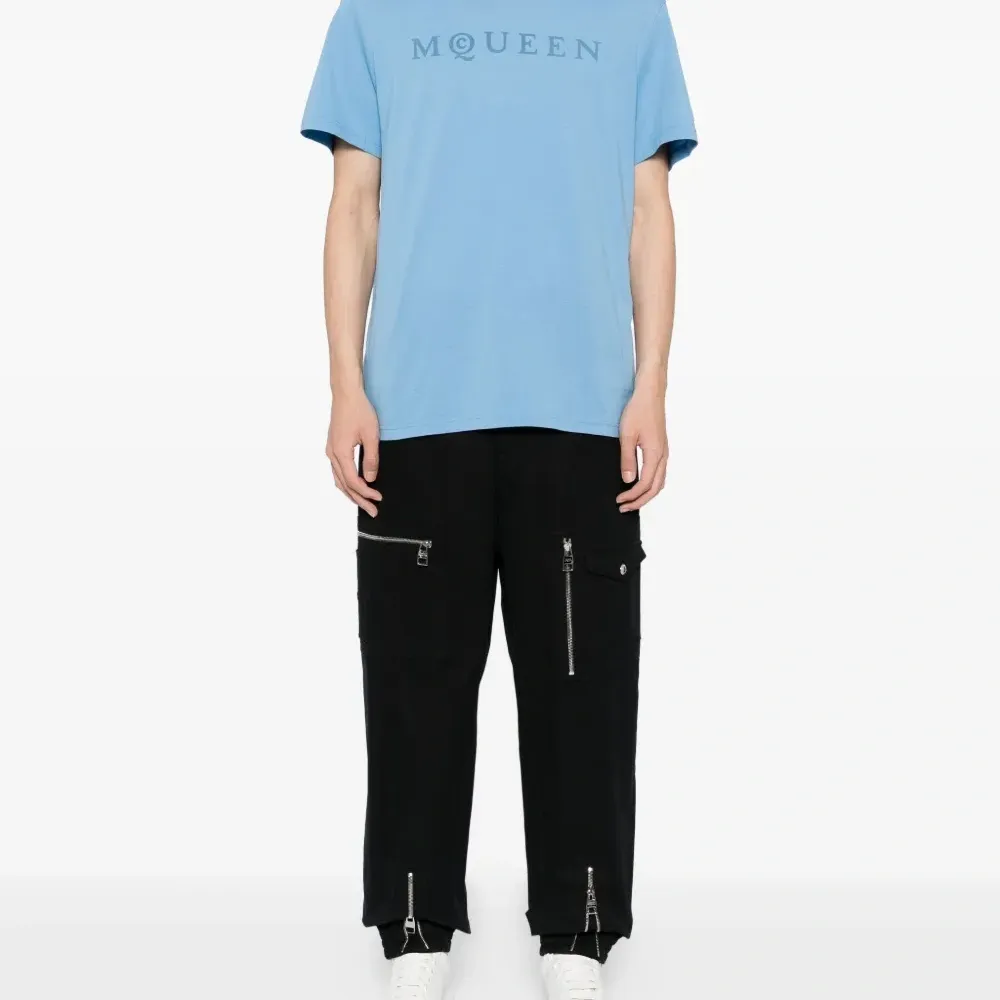 Футболка с логотипом