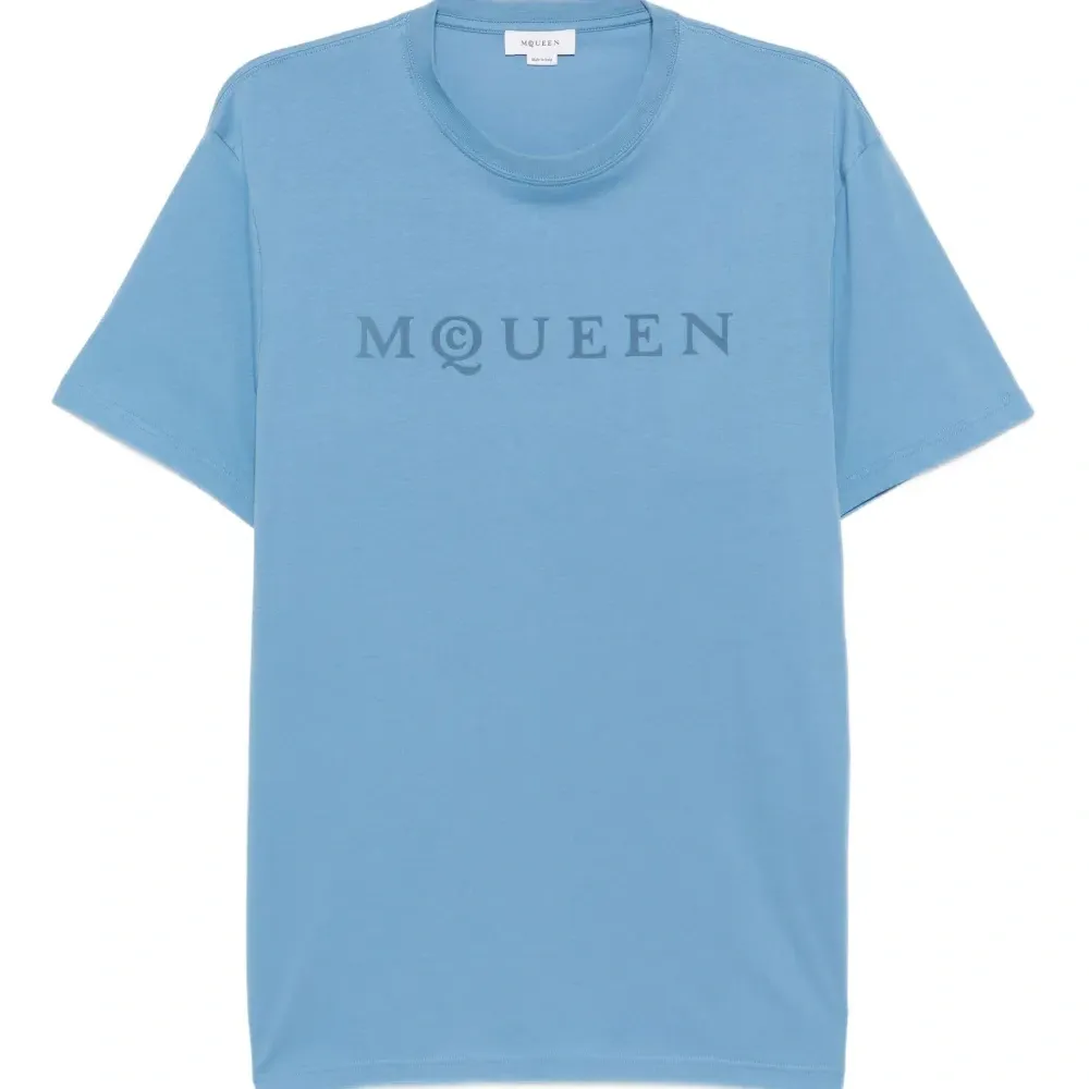 Футболка с логотипом