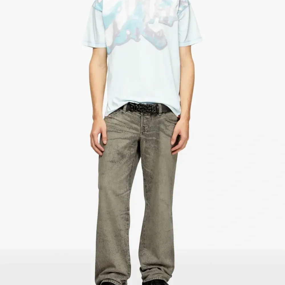 Футболка с графичным принтом