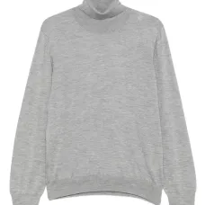 Свитер с высоким воротником