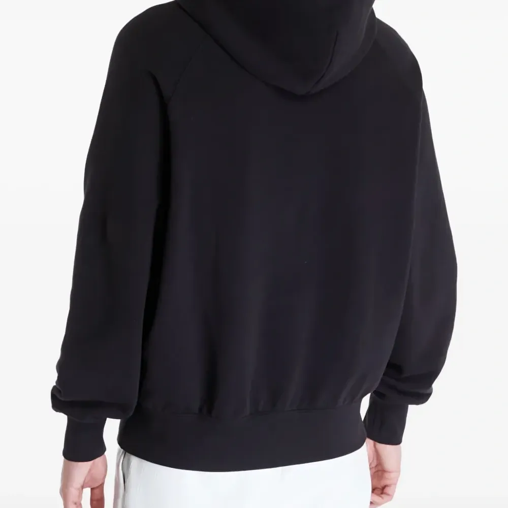 Худи с вышитым логотипом