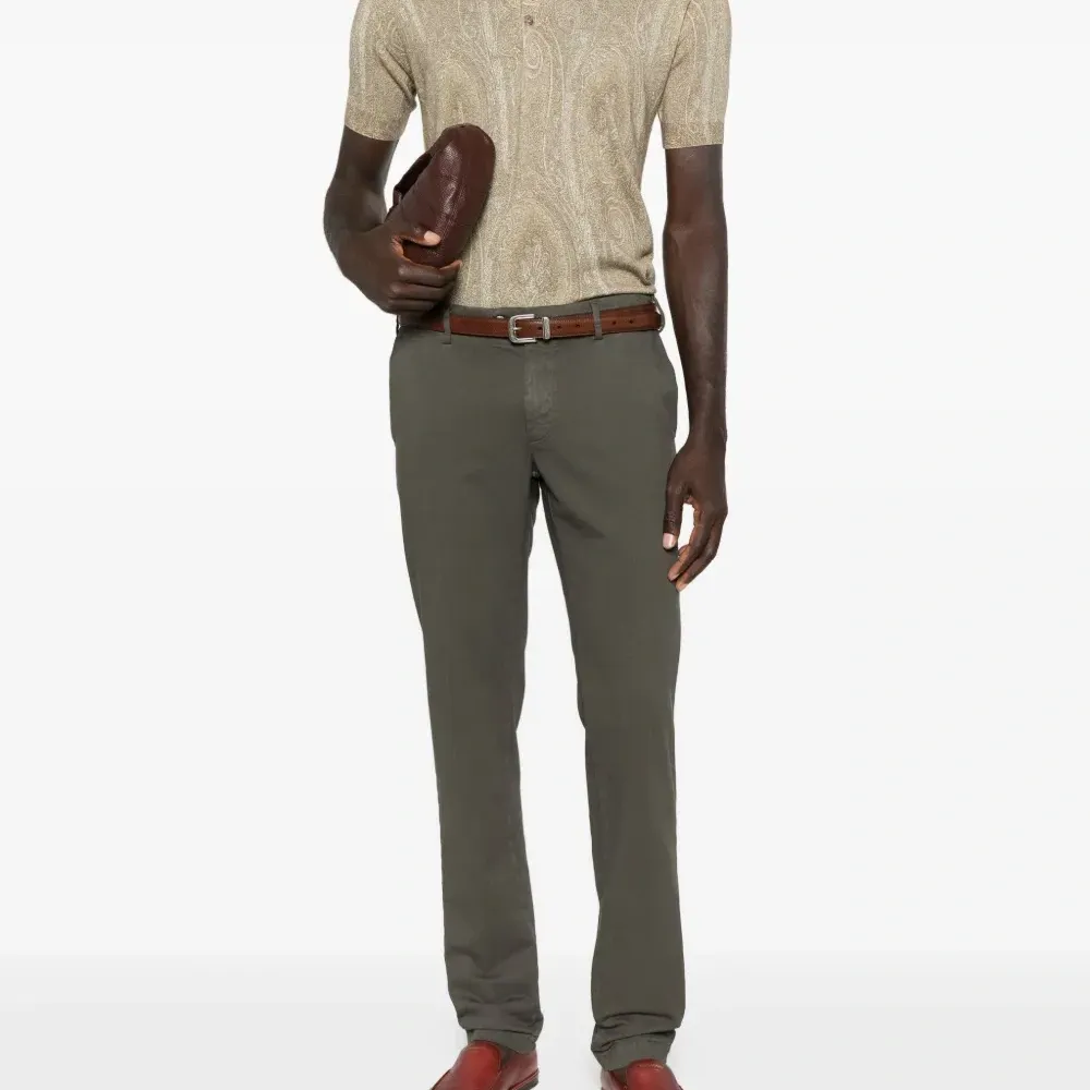 Брюки прямого кроя с манжетами