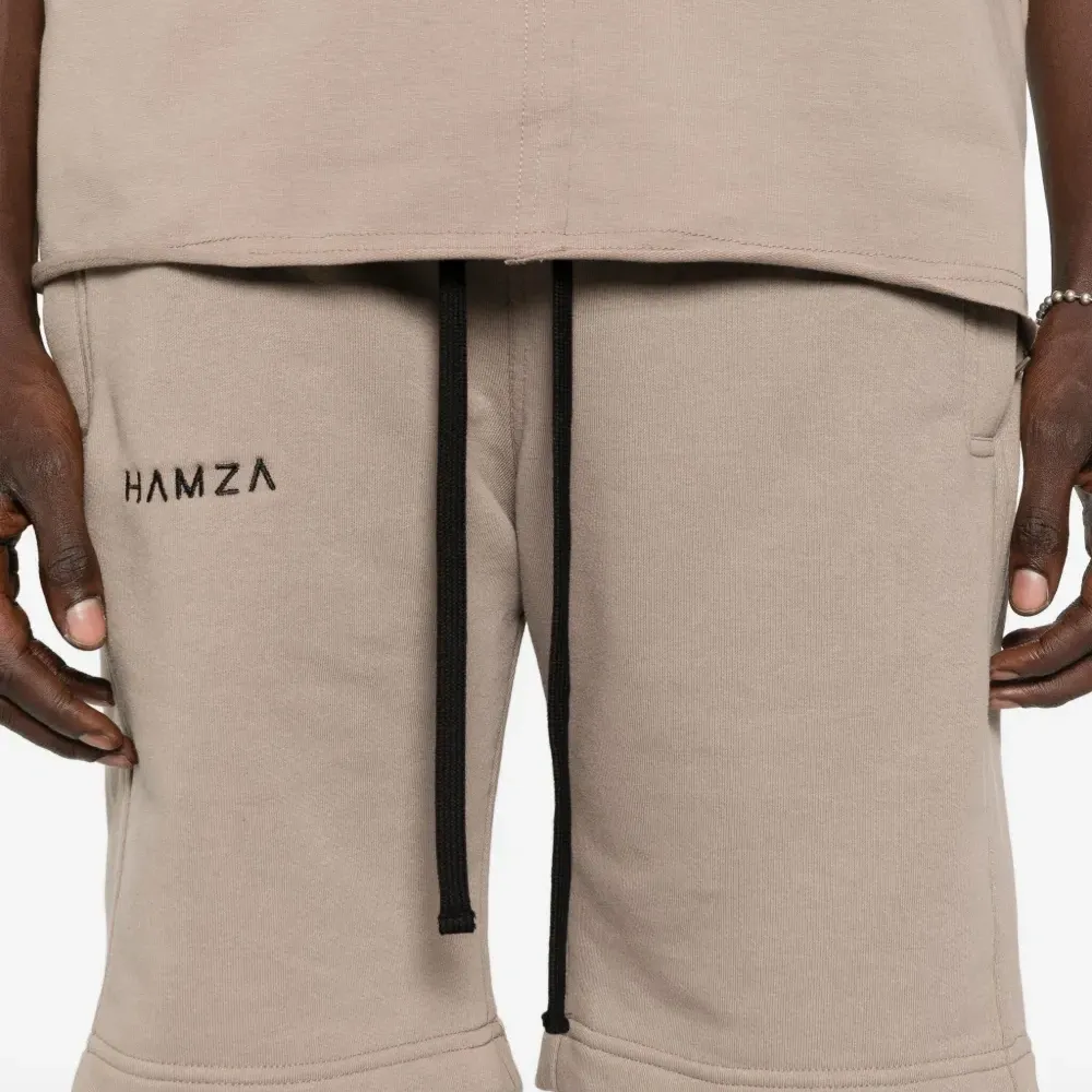 Спортивные шорты