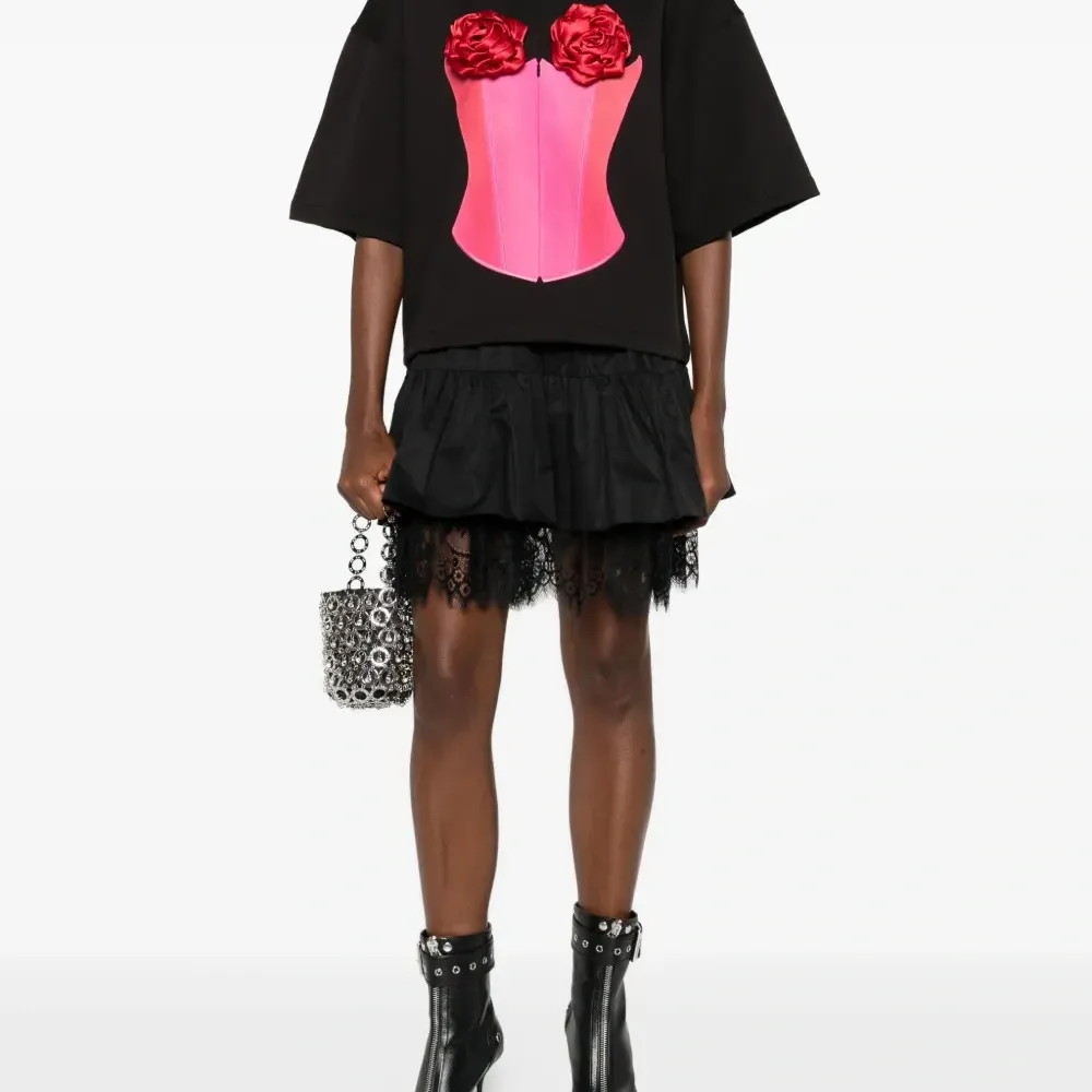 Декорированная футболка