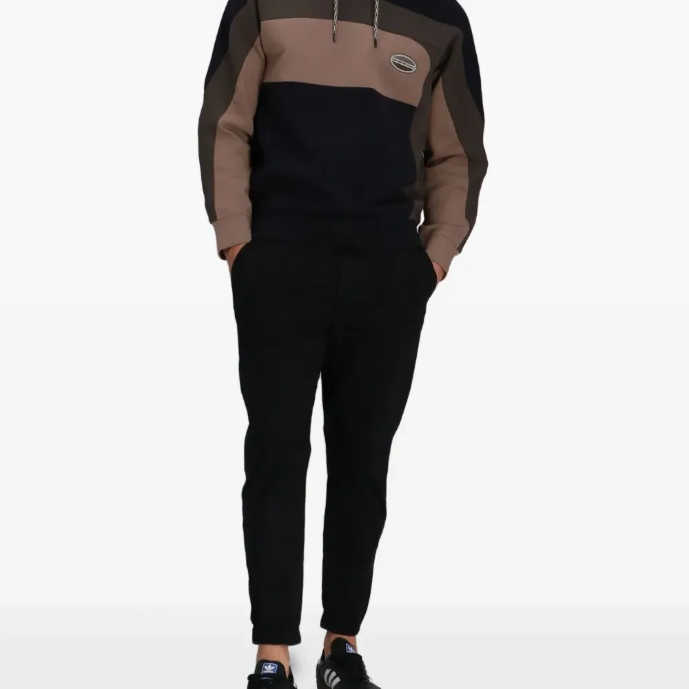 Худи с логотипом и вставками