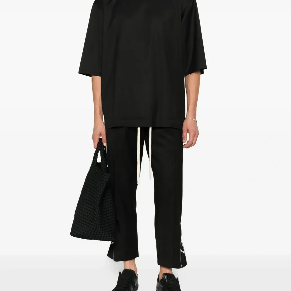 Футболка с бахромой