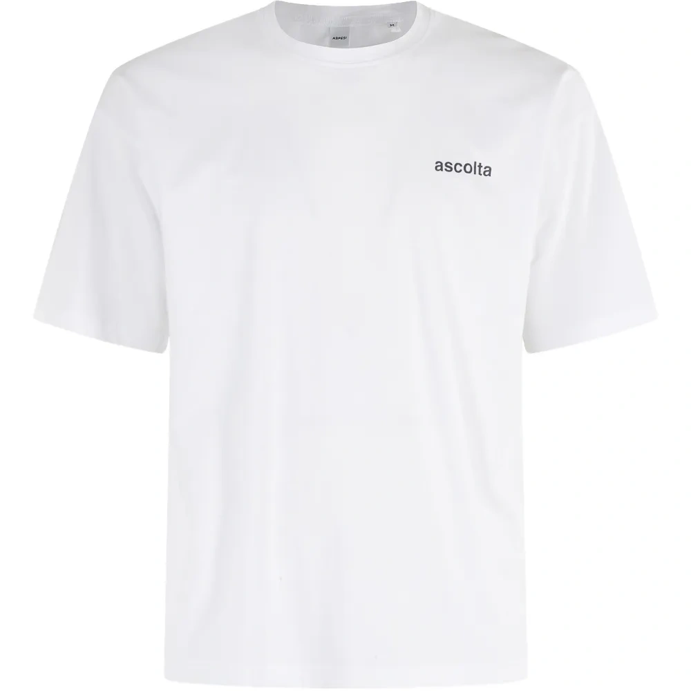 Футболка с вышитым логотипом