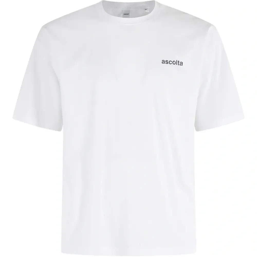 Футболка с вышитым логотипом