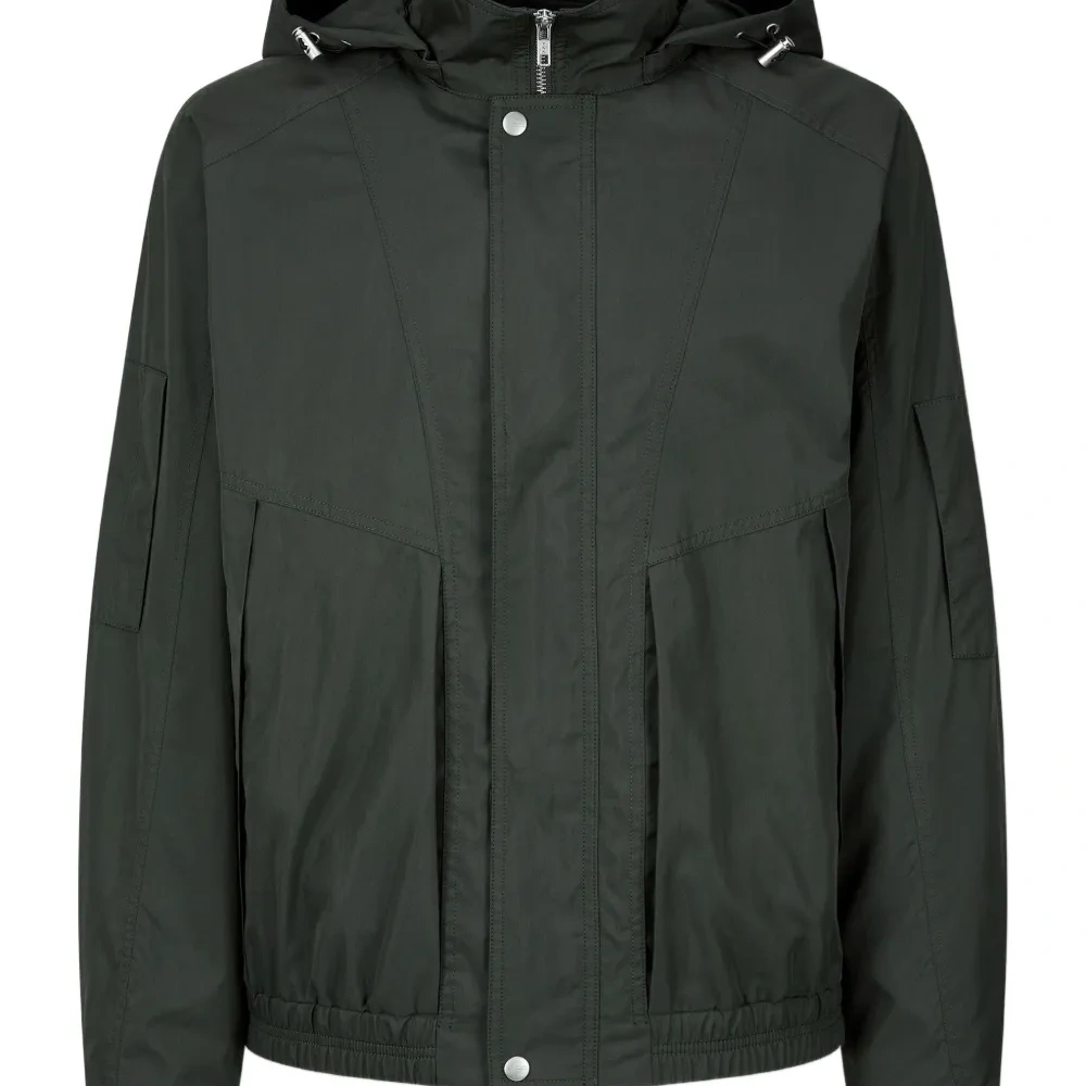 Куртка с капюшоном и эластичным подолом