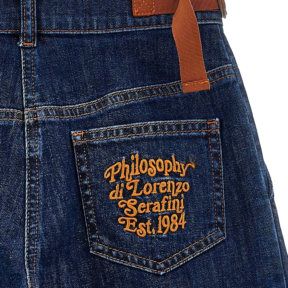 Джинсы со складками