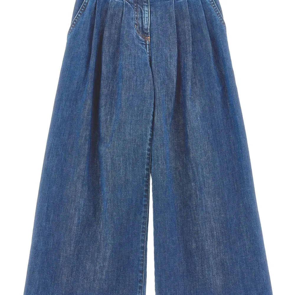 Широкие джинсы с вышитым логотипом