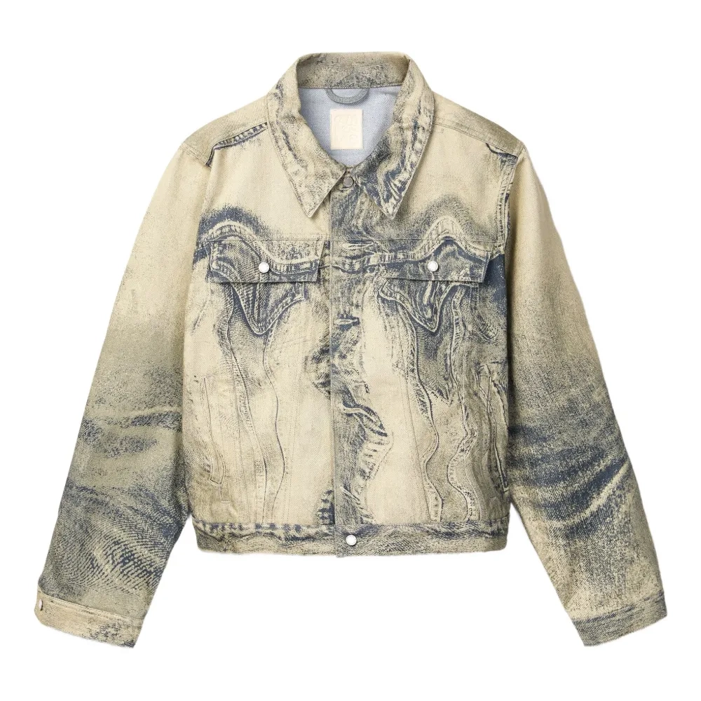 Джинсовая куртка с узором