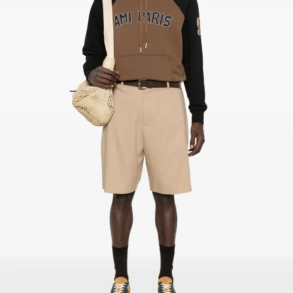 Худи с рукавами реглан и вышивкой