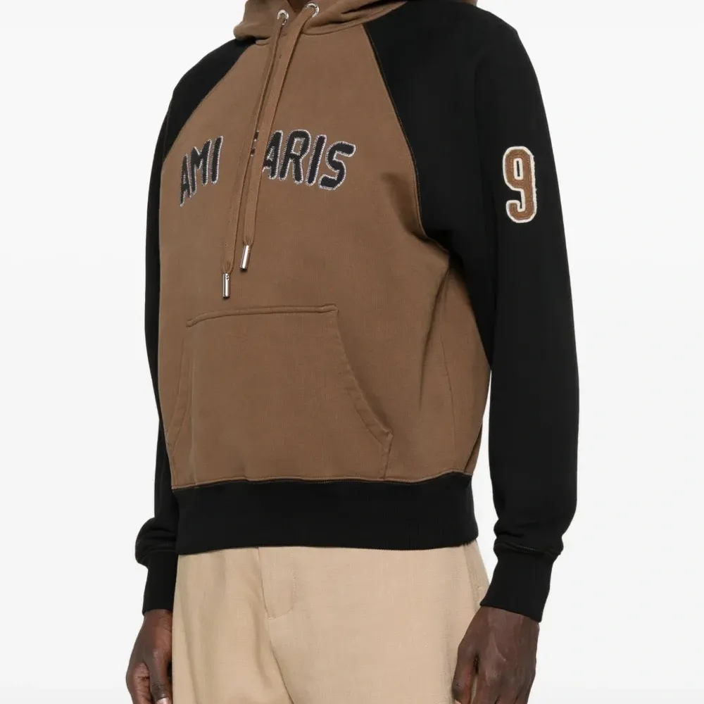 Худи с рукавами реглан и вышивкой