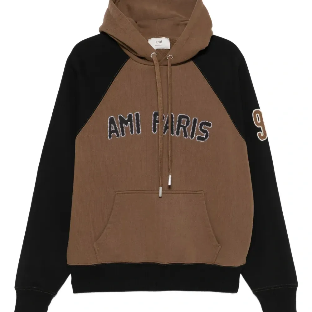 Худи с рукавами реглан и вышивкой