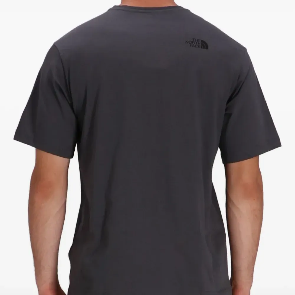 Футболка с цветочным принтом Футболка с цветочным принтом