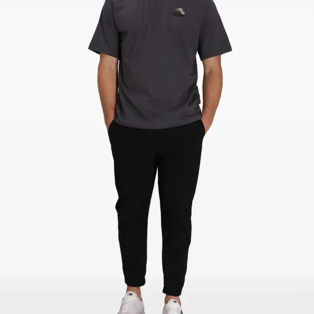 Футболка с цветочным принтом Футболка с цветочным принтом