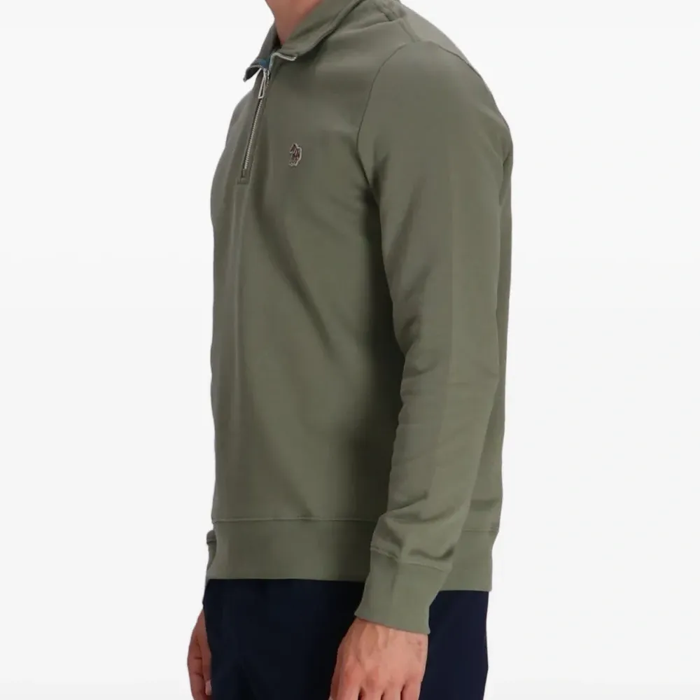 Худи с нашивкой-логотипом