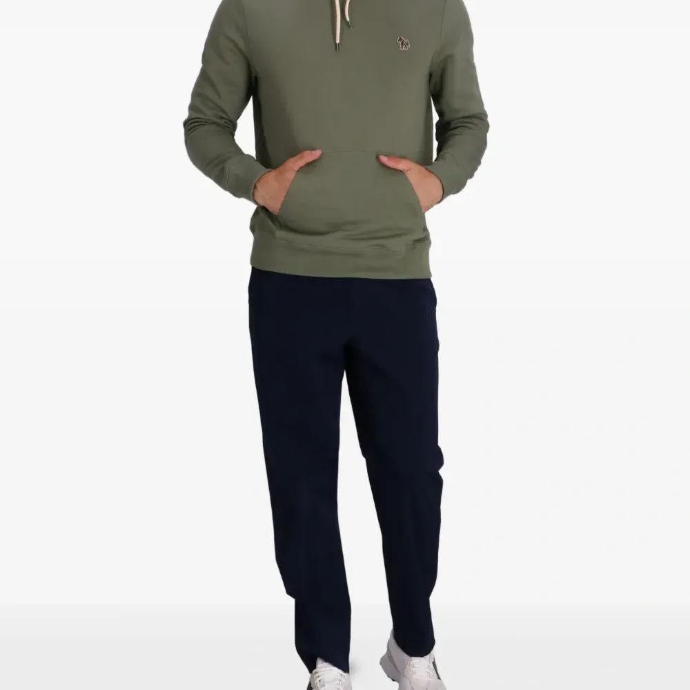 Худи с нашивкой-логотипом