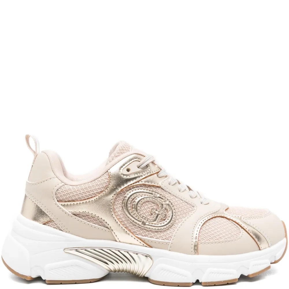 Кроссовки с сетчатыми вставками