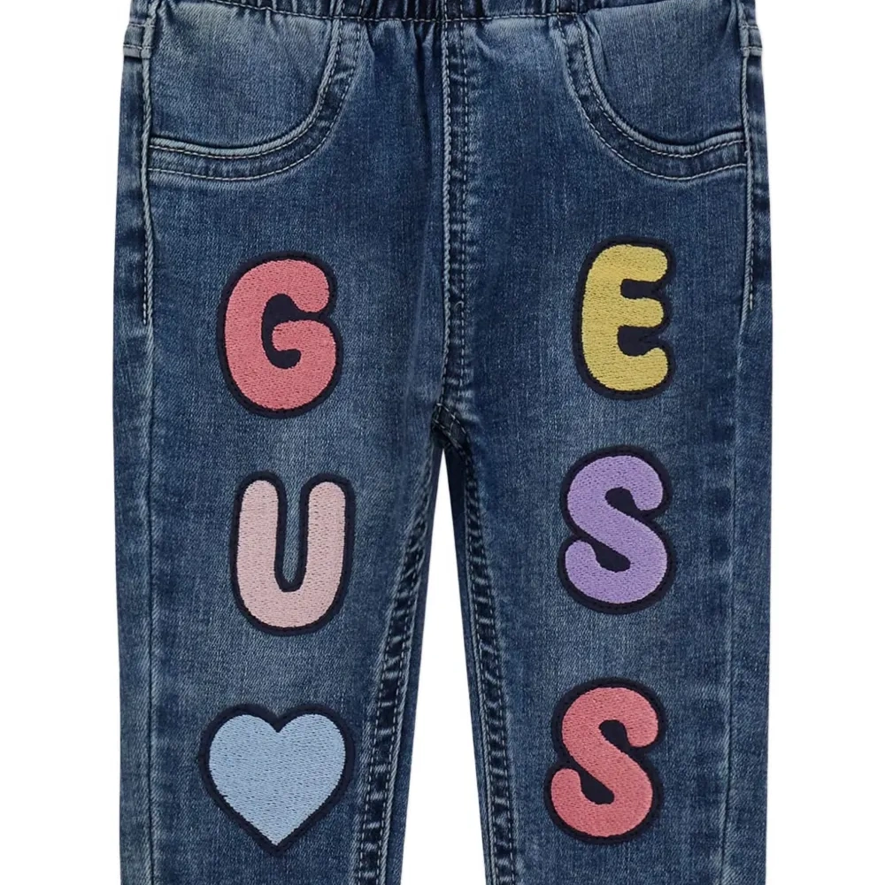 Джинсы с нашивкой-логотипом