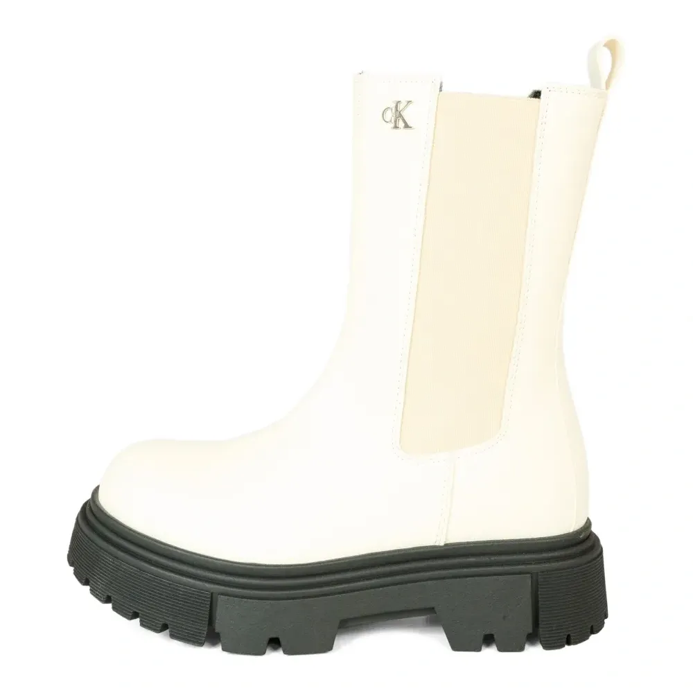 Ботинки на массивной подошве Ботинки на массивной подошве