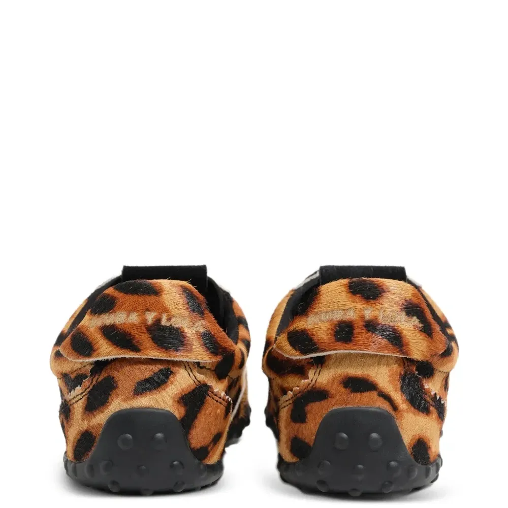 Кроссовки с леопардовым принтом